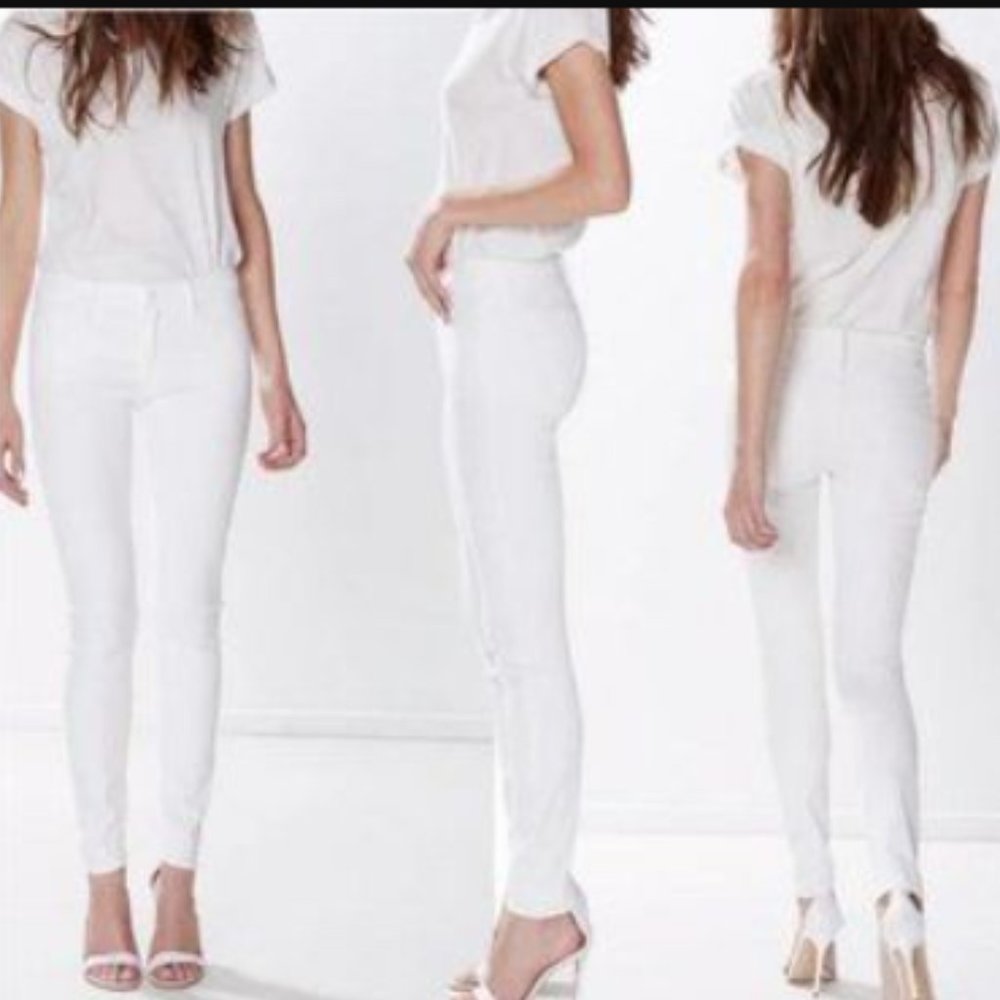 MOTHER Jeans The Looker in Glass Slipper White